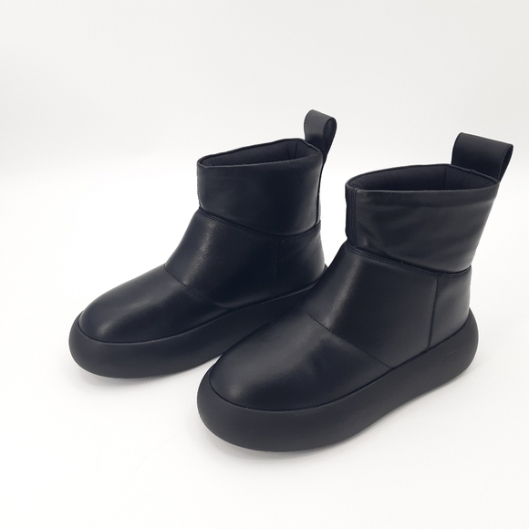 VAGABOND | Aylin Puff Boots in Black Leather - Picture 8 of 13